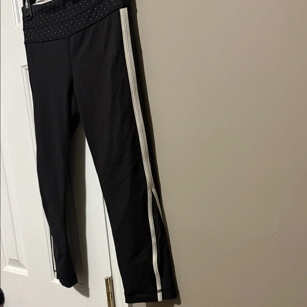 Lululemon Wunder Under Roll Down Crop Black Polka Dot Waistband White Stripe {4} - Picture 4 of 11